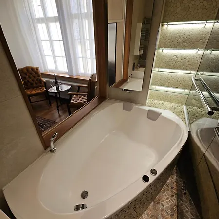 Exclusive Royal Apartment *